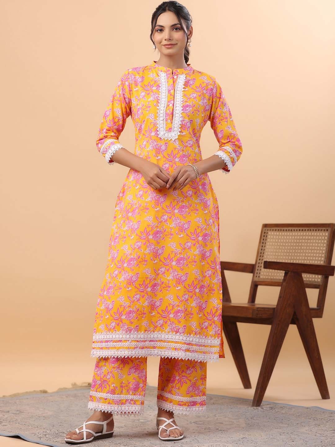 

Janasya Floral Printed Pure Cotton Straight Kurta with Trousers, Orange
