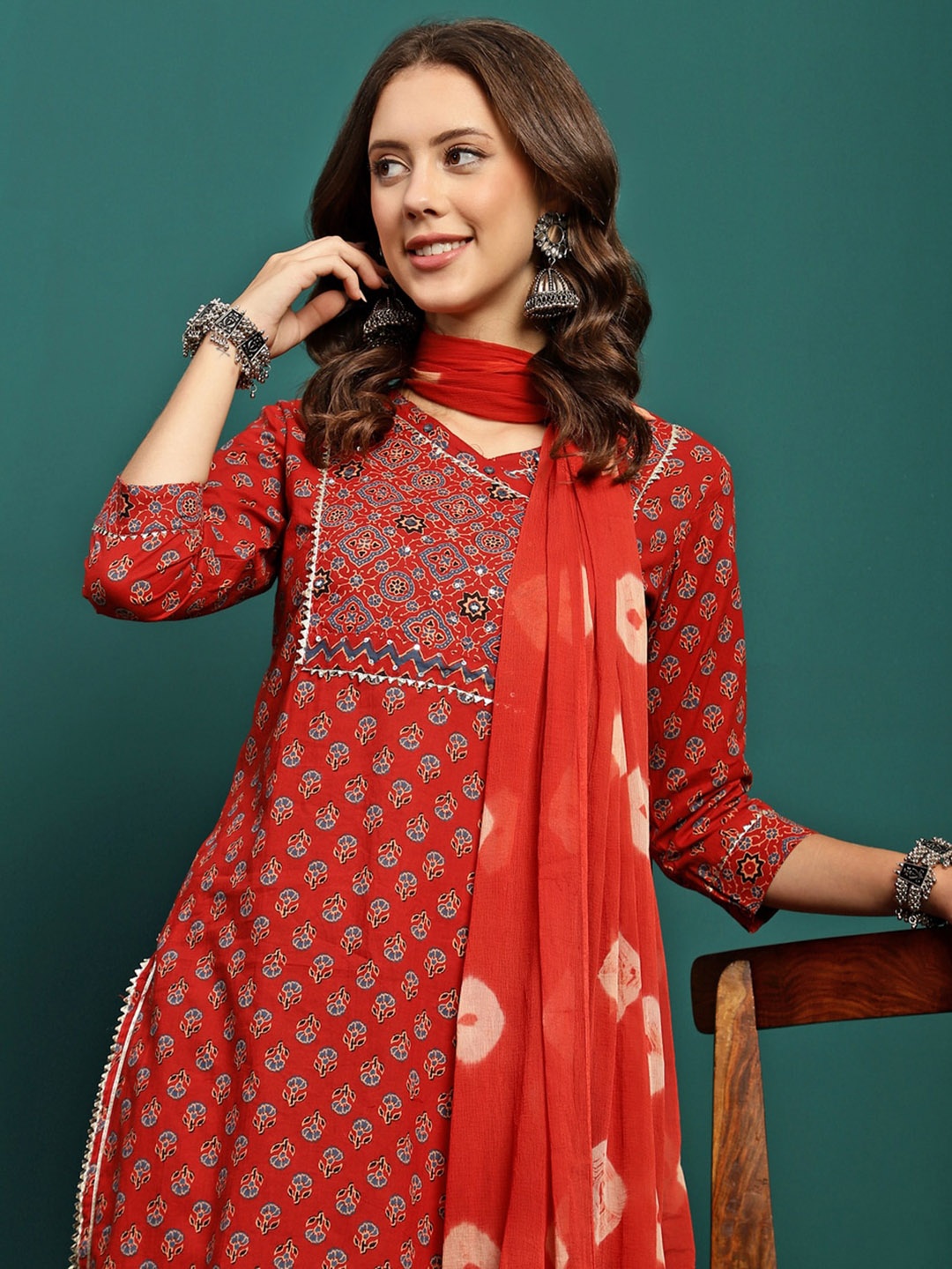 

Sangria Floral Printed Pure Cotton Straight Kurta With Trouser & Dupatta, Maroon