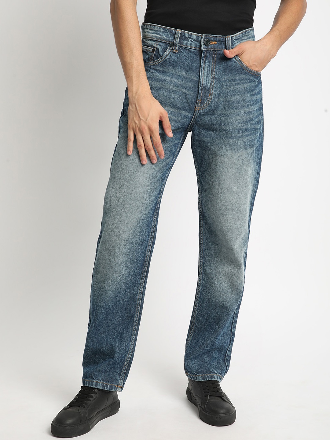 

Bene Kleed Men Straight Fit Clean Look Heavy Fade Whiskers Pure Cotton Jeans, Blue