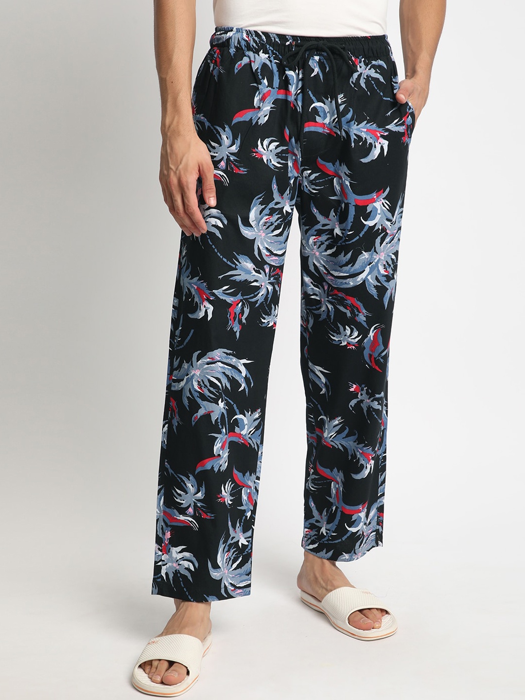 

IVOC Men Printed Pure Cotton Straight Leg Lounge Pants, Black