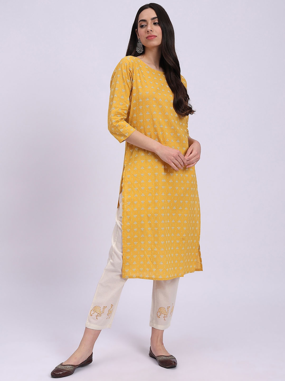 

Knitstudio Ethnic Motifs Printed Round Neck Straight Kurta with Trousers, Mustard