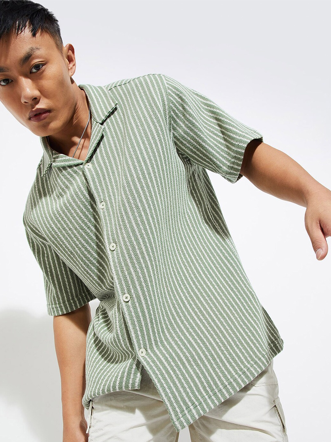 

max URB_N Men Regular Fit Striped Resort Shirt, Green