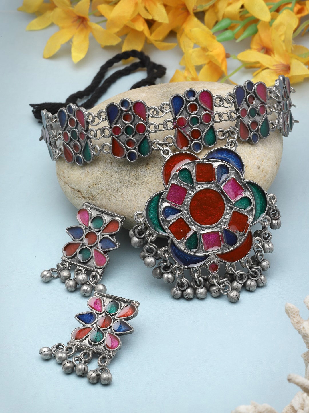 

Moedbuille Silver-Plated Stones & Beaded Studded Oxidised Necklace & Earrings