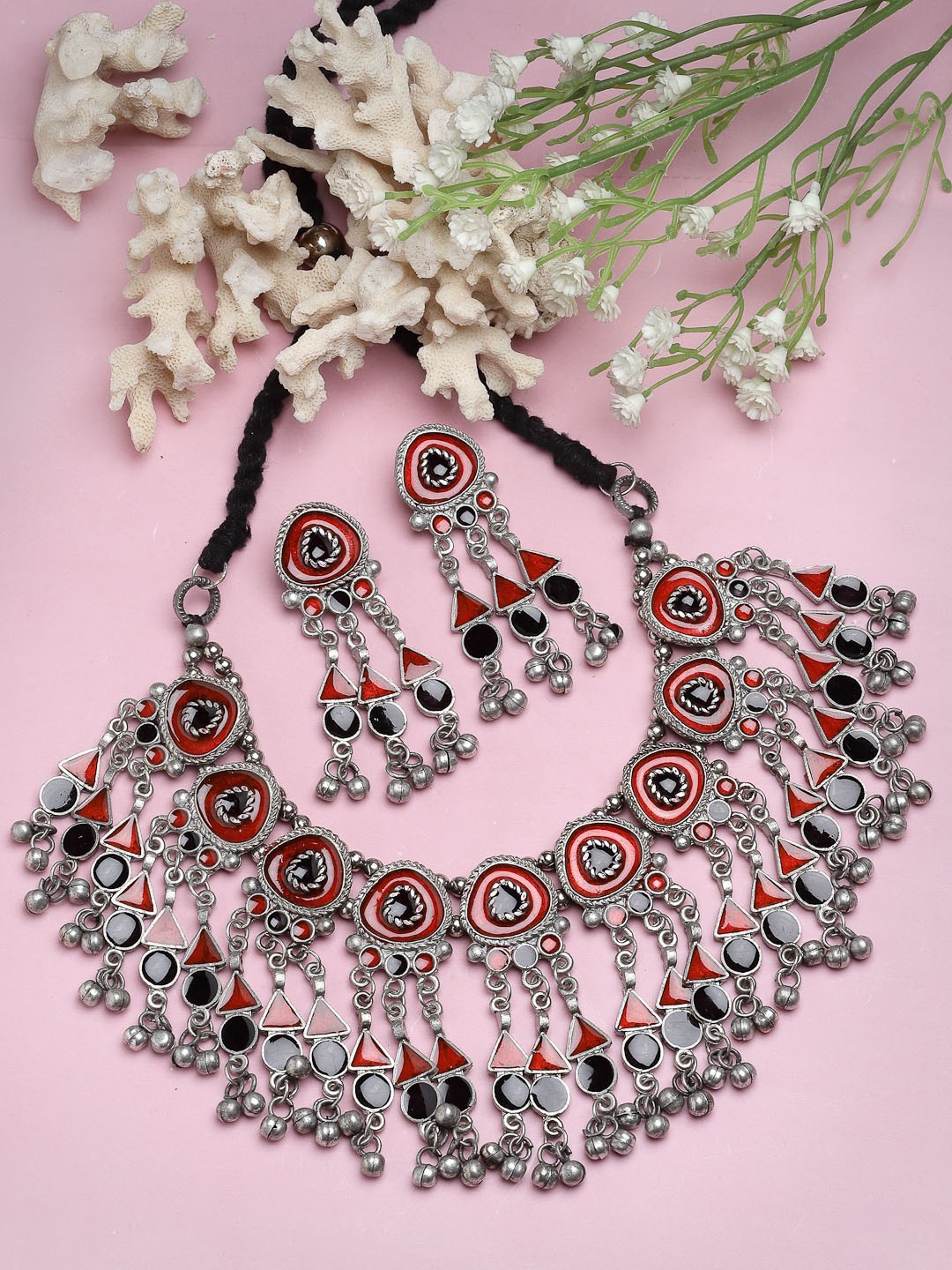 

Moedbuille Silver-Plated Stones & Pearls Studded Necklace & Earrings
