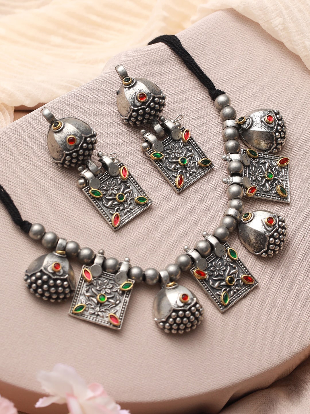 

Jazz and Sizzle Silver-Plated Kundan-Studded & Beaded Jewellery Set