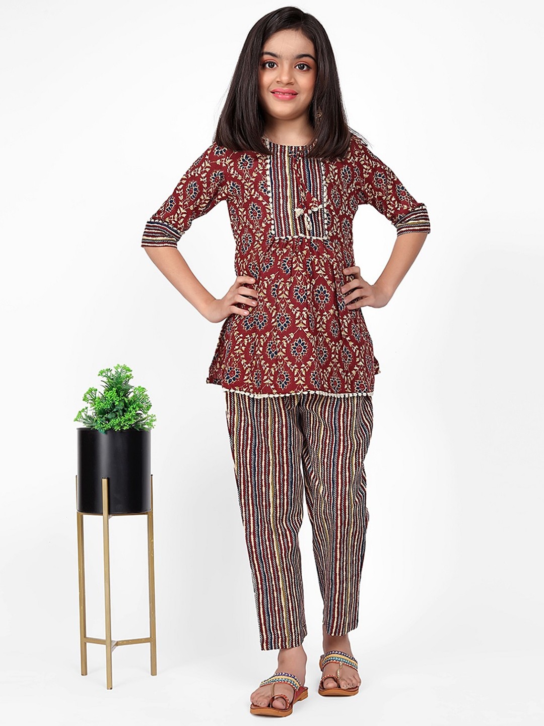 

BAESD Girls Floral Printed Regular Kurta With Trousers, Brown