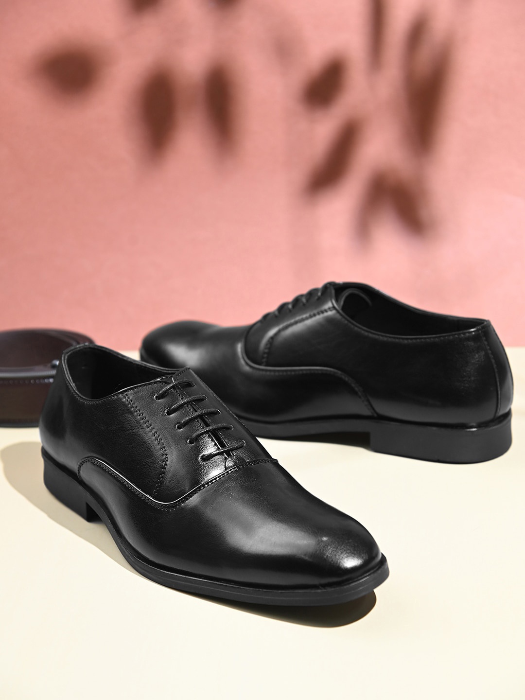 

INVICTUS Men Leather Formal Oxfords, Black