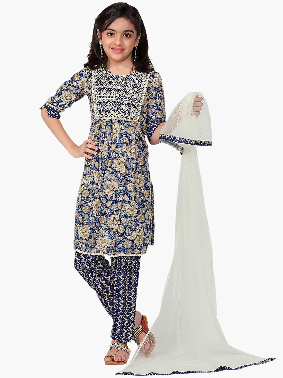 

BAESD Girls Floral Printed Regular Kurta With Trousers & Dupatta, Blue