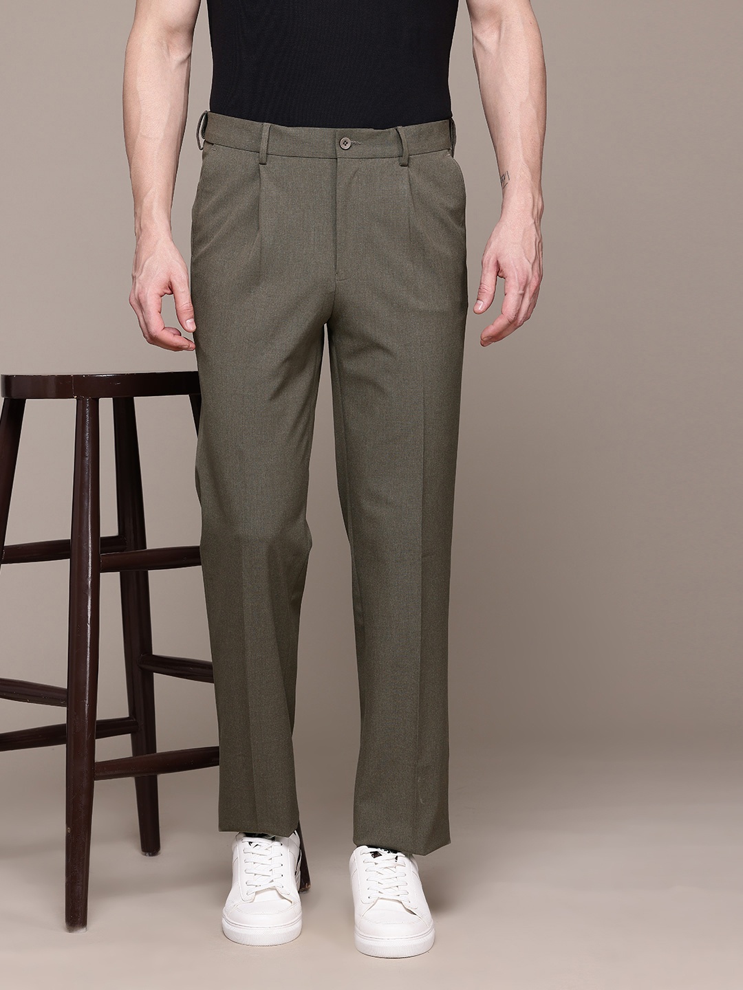 

Nautica Men Flex Waistband Classic Fit Trousers, Brown