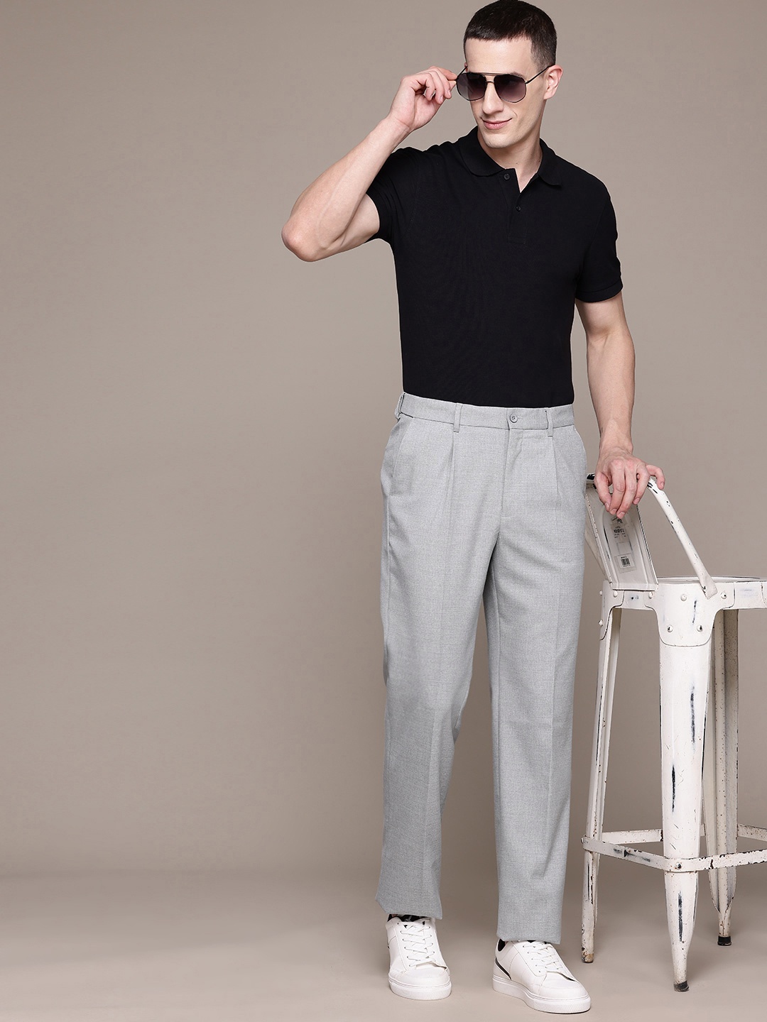 

Nautica Men Flex Waistband Classic Fit Trousers, Grey