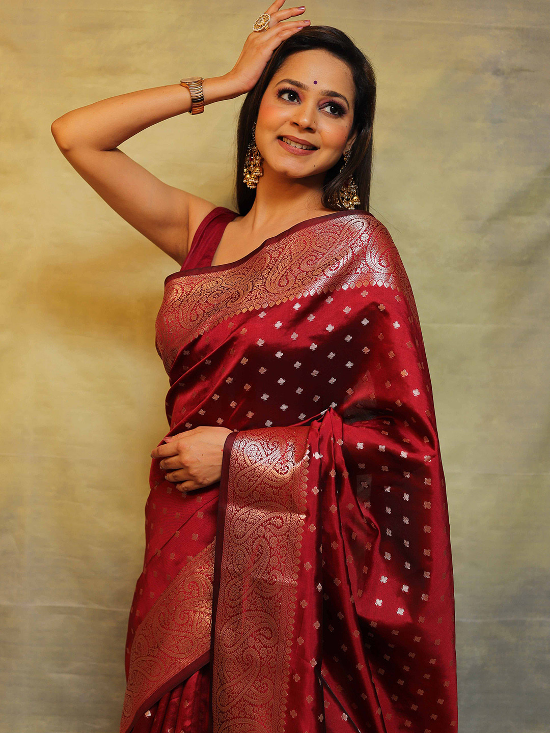 

PAVANPUTRA FAB Ethnic Motifs Woven Design Zari Banarasi Saree, Maroon