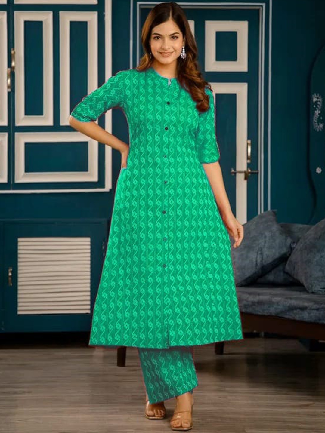 

AARYAHI Geometric Printed Regular Pure Cotton Mandarin Collar A-Line Kurta With Palazzo, Green