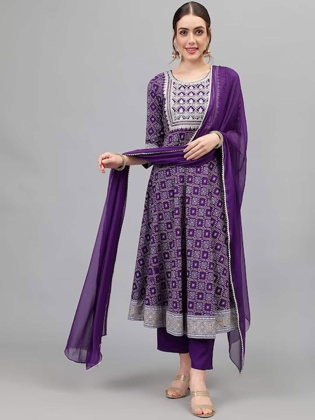 

AARYAHI Geometric Printed Anarkali Kurta with Trouser & Dupatta, Purple