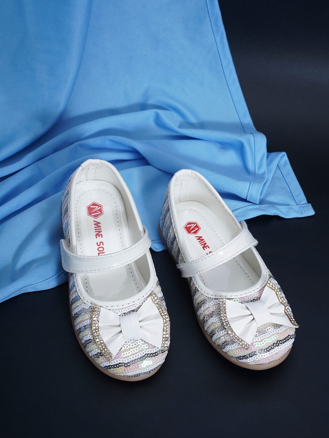 

Minesole Girls Embellished Bow Detail Ballerinas, White