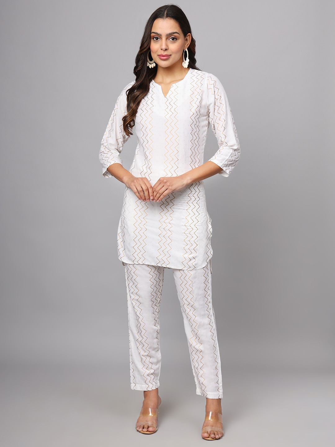 

VINISHAA KLOTHING Chevron Printed Straight Kurta With Trousers, White