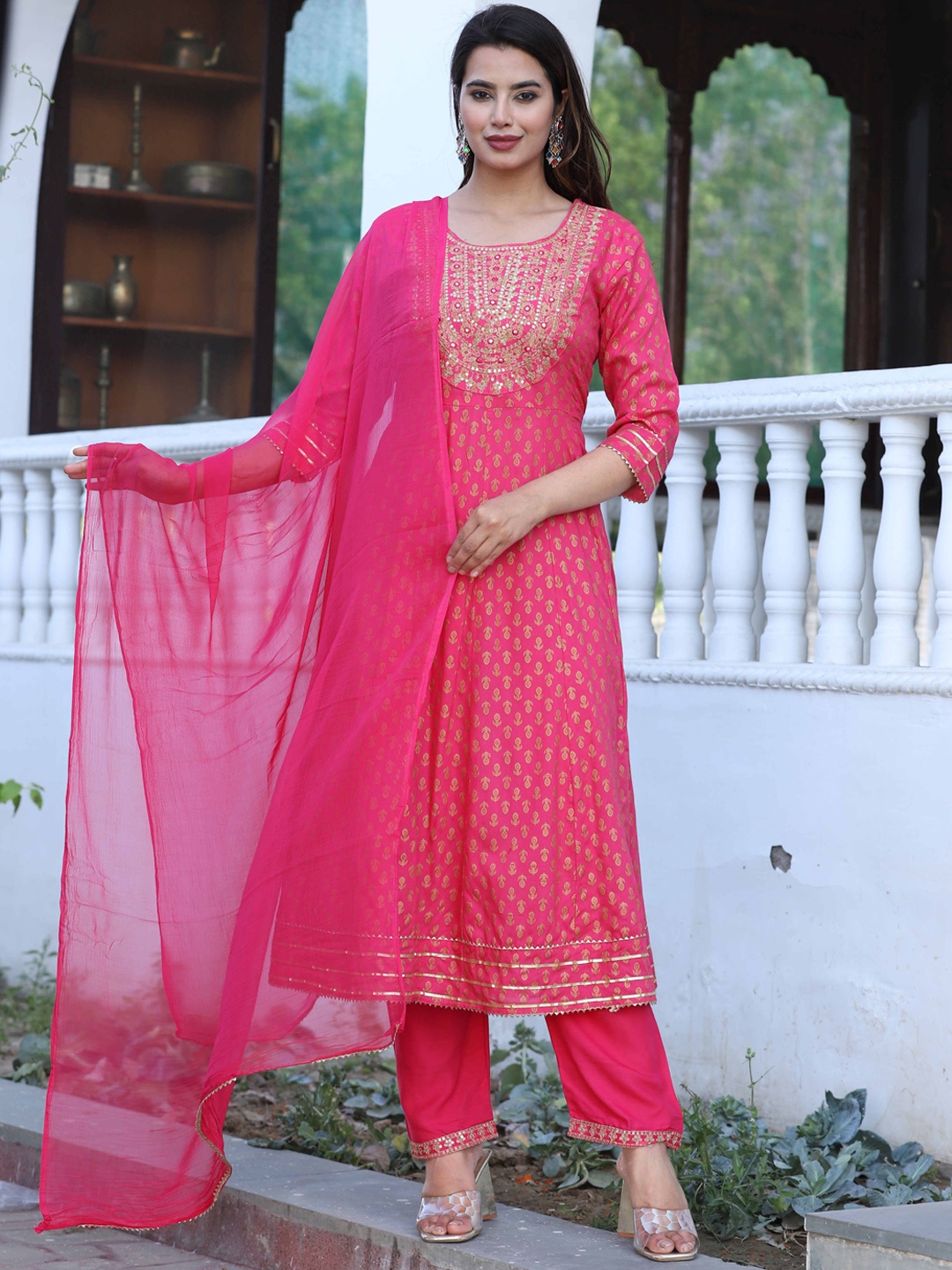 

SINGNI Ethnic Motifs Embroidered Kurta With Trousers & Dupatta, Pink
