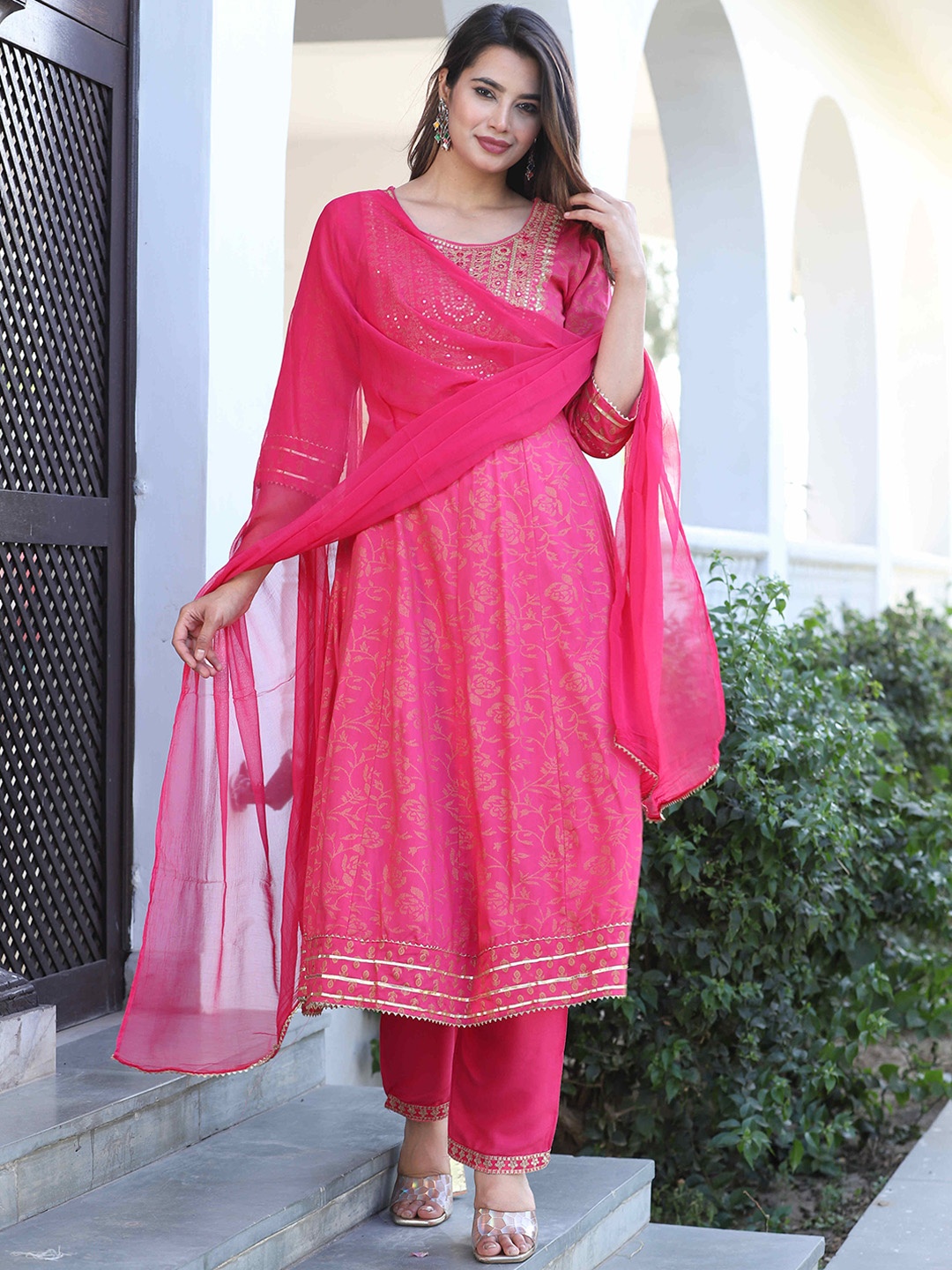 

SINGNI Ethnic Motifs Embroidered Empire Kurta with Trouser & Dupatta, Pink