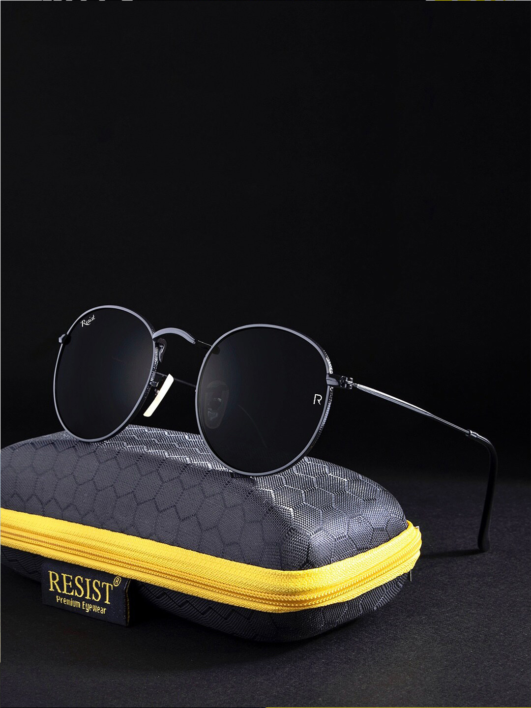 

RESIST EYEWEAR Unisex Round Sunglasses with UV Protected Lens THOMAS BLACK BLACK2