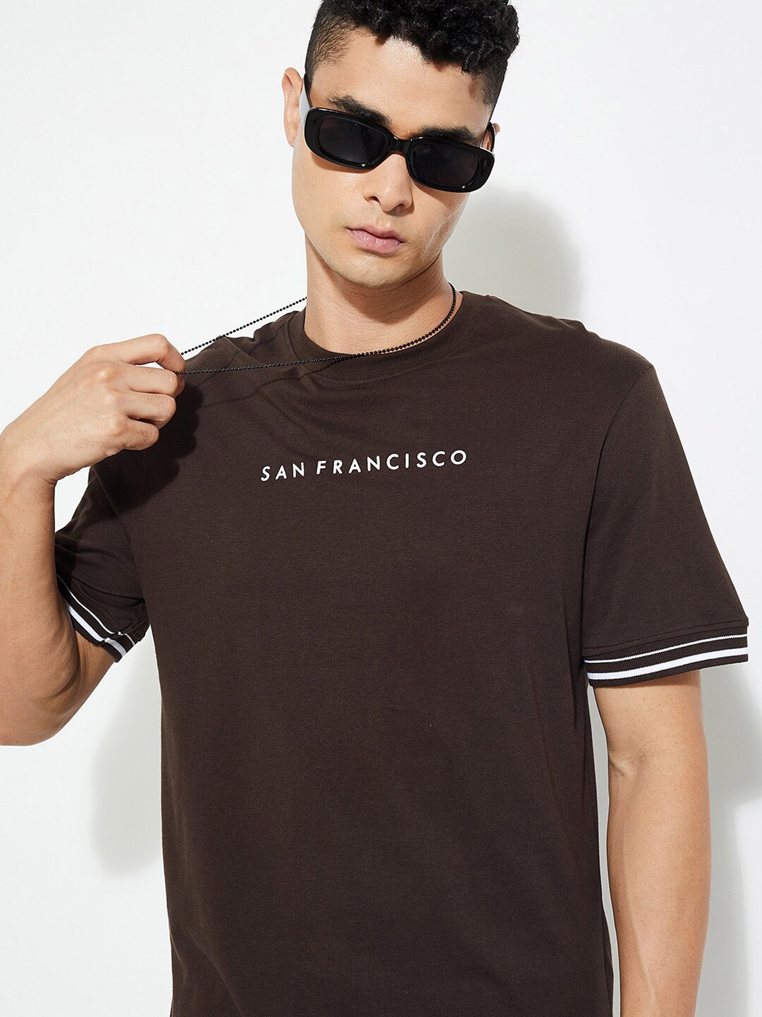 

max URB_N Men Regular Fit Solid T-shirt, Brown