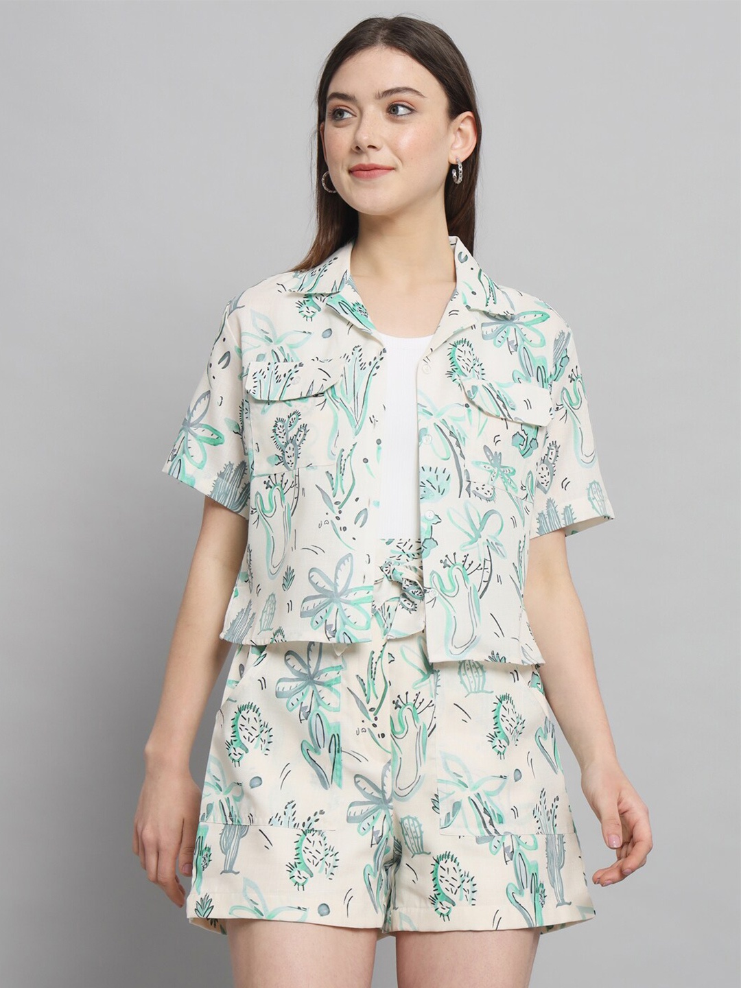 

RAER Printed Shirt Collar Neck Shirt & Flared Shorts Co-Ords, Green