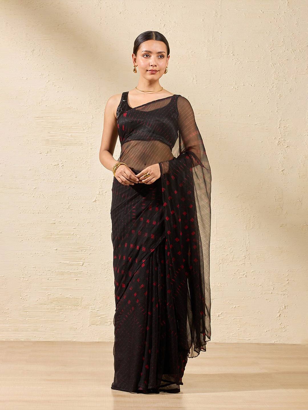 

Taneira Striped Printed Pure Georgette Saree, Black