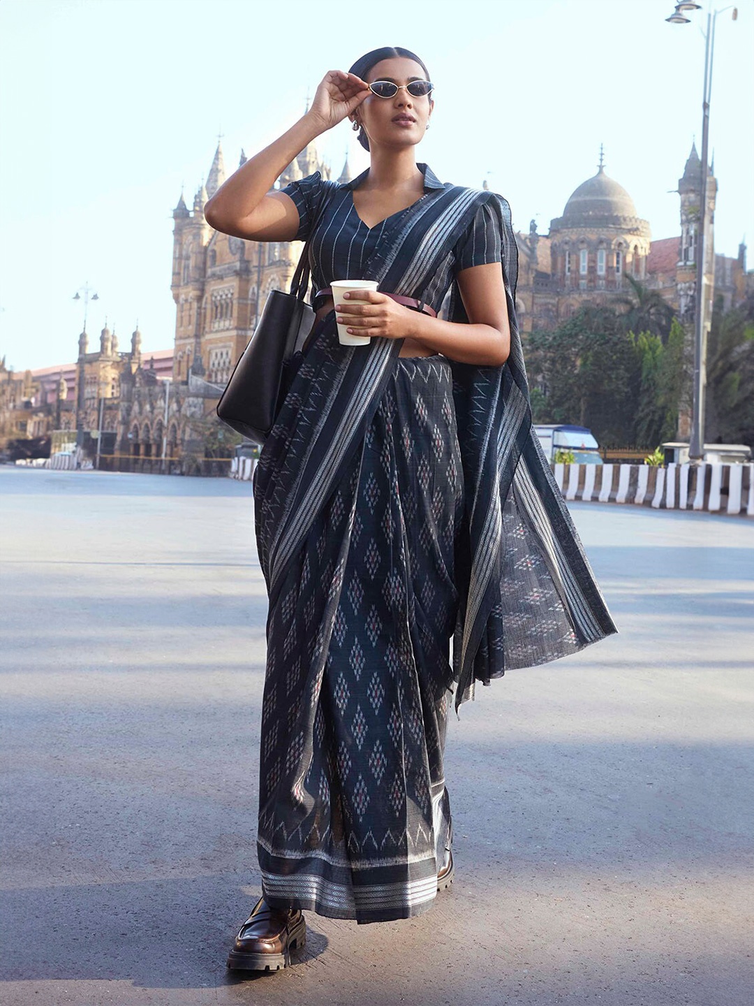 

Taneira Geometric Printed Pure Cotton Ikat Saree, Black