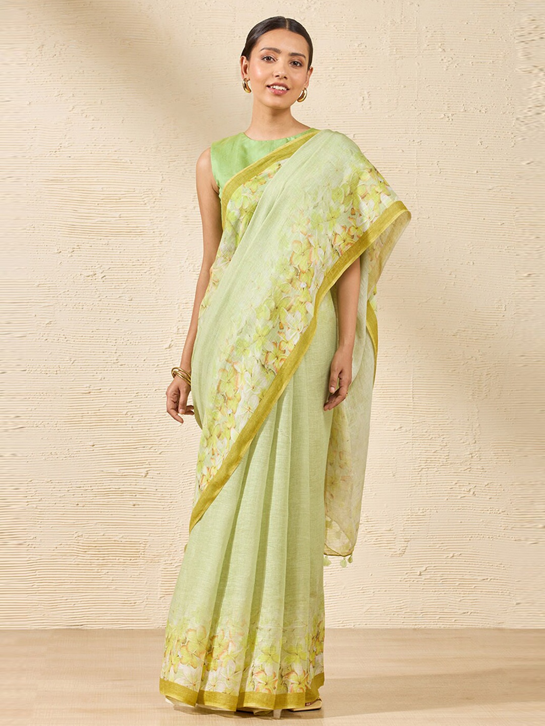 

Taneira Floral Pure Linen Saree with Tassels, Green