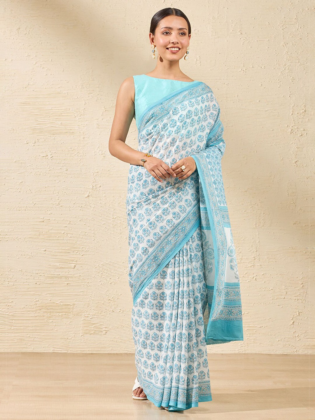 

Taneira Floral Printed Pure Cotton Saree, Blue