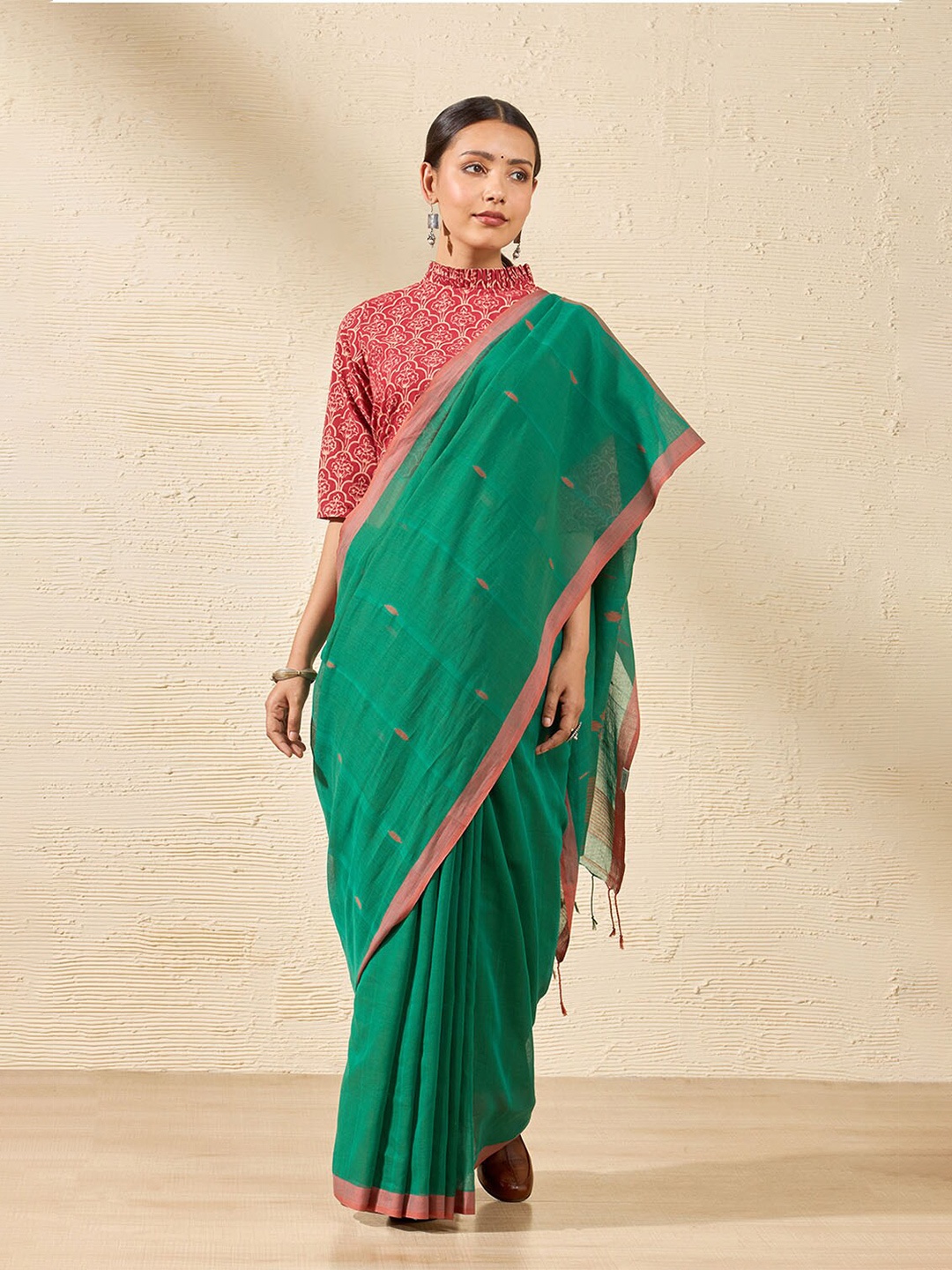 

Taneira Woven Design Pure Cotton Saree with Tassels, Green