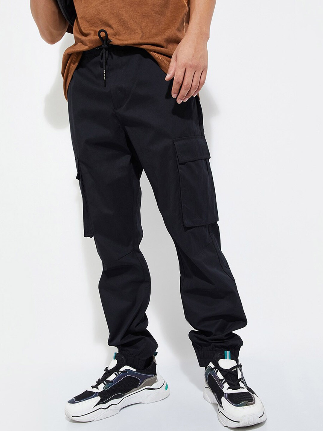 

max URB_N Men Solid Cargo Joggers, Black