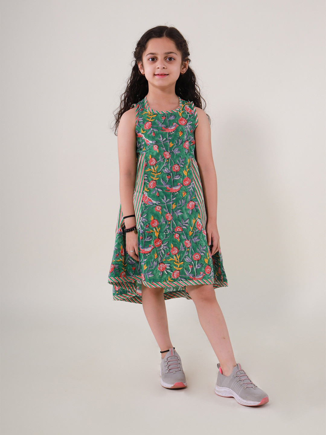 

Sangria Girls Floral Printed Sleeveless Pure Cotton A-Line Dress, Green
