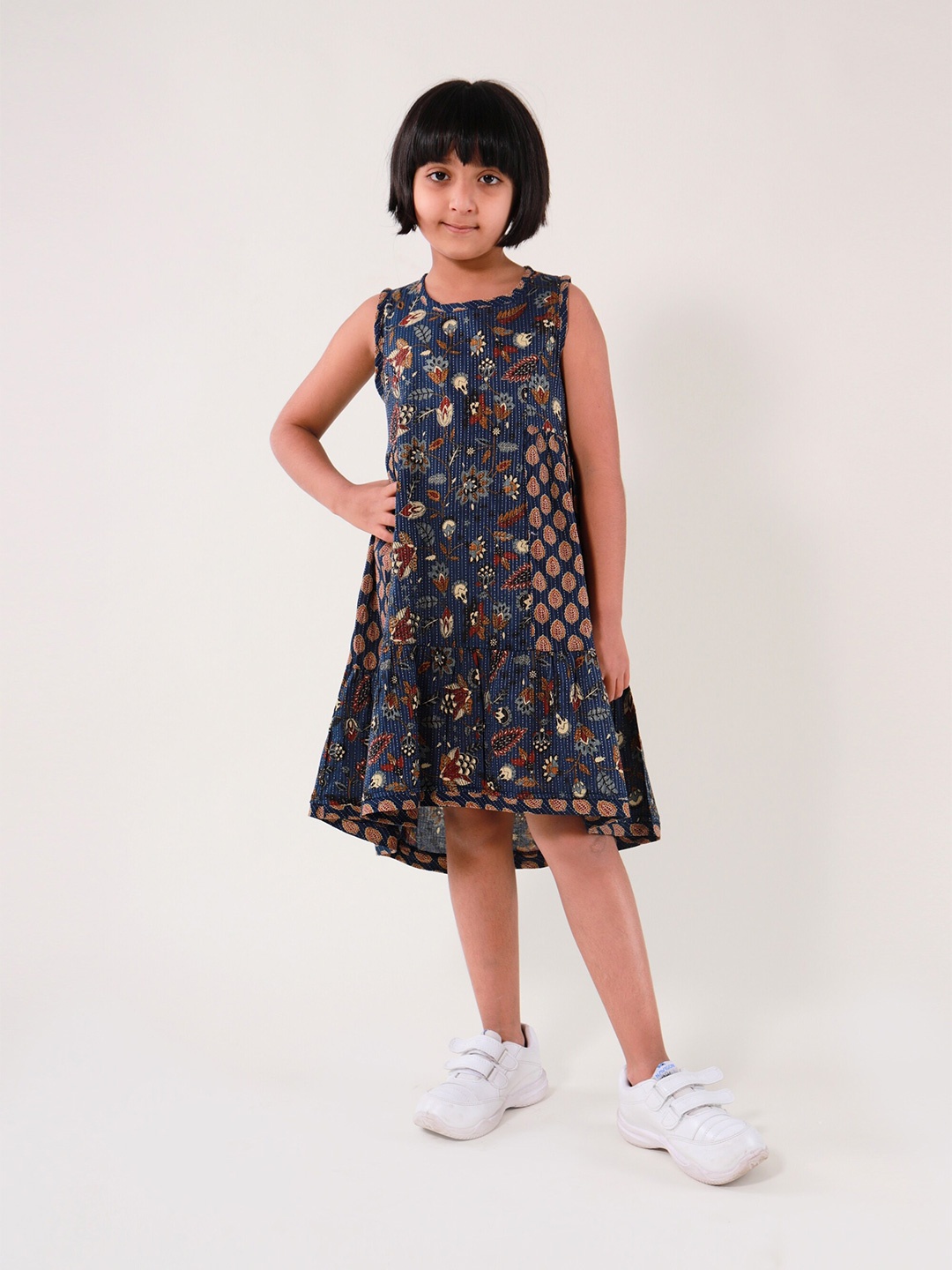 

Sangria Girls Floral Printed Sleeveless Pure Cotton A-Line Dress, Navy blue