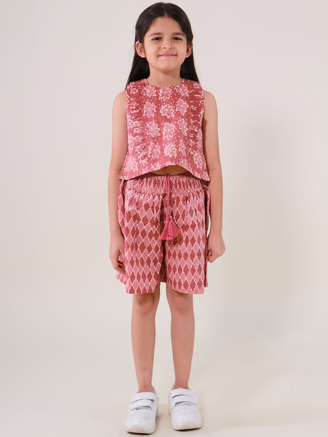 

Sangria Girls Floral Printed Pure Cotton Sleeveless Top With Shorts, Pink