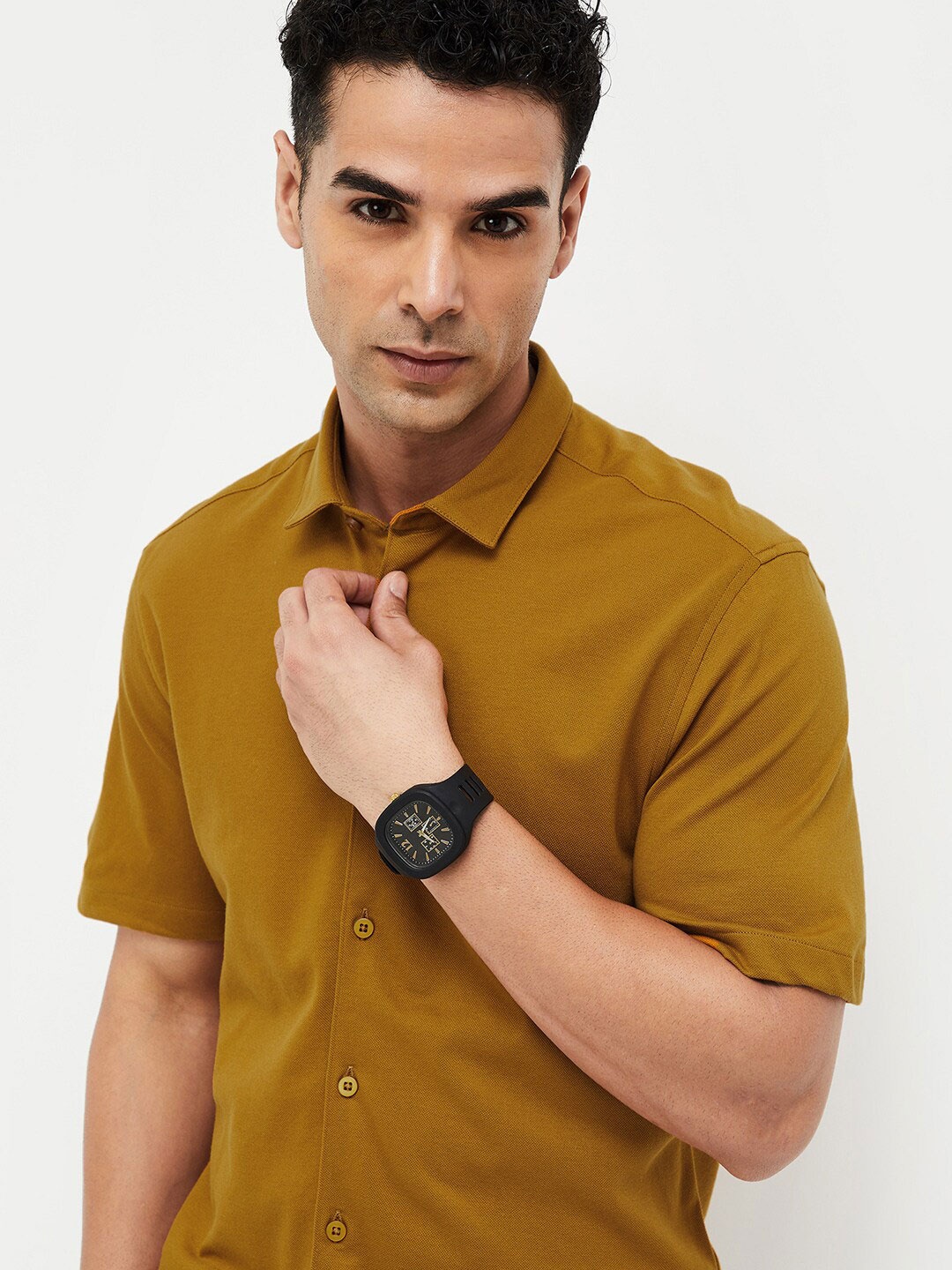 

CODE by Lifestyle Cotton Spread Collar Short Sleeves Slim Fit Opaque Casual Shirt, Tan