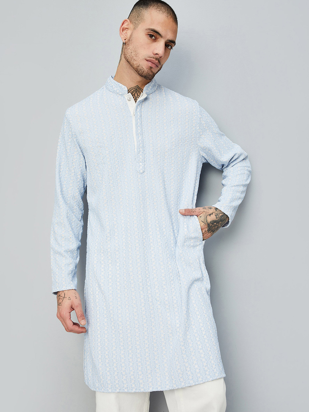 

max Geometric Thread Work Mandarin Collar Angrakha Pathani Kurta, Blue