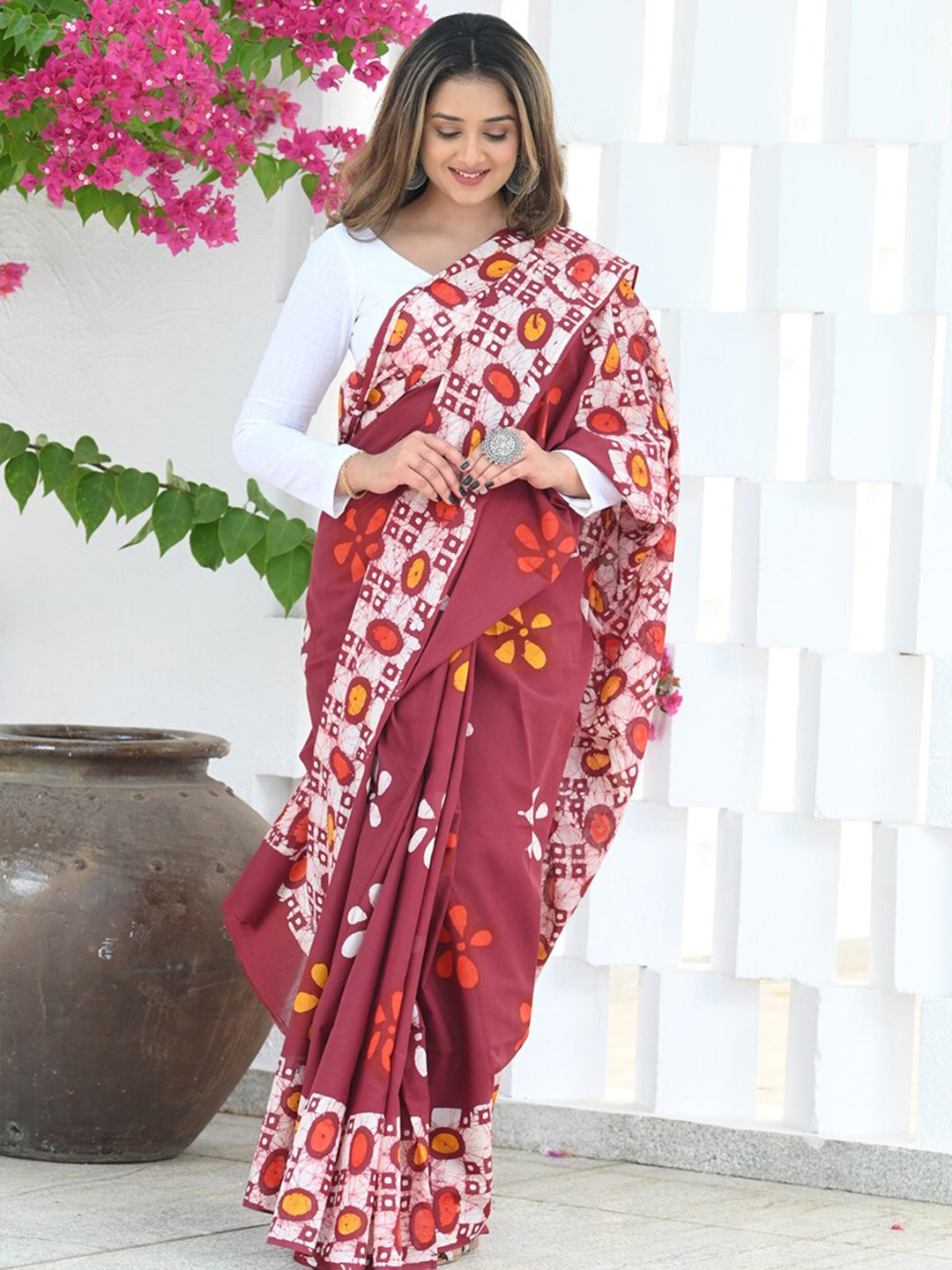 

BEATITUDE Batik Printed Pure Cotton Saree, Red