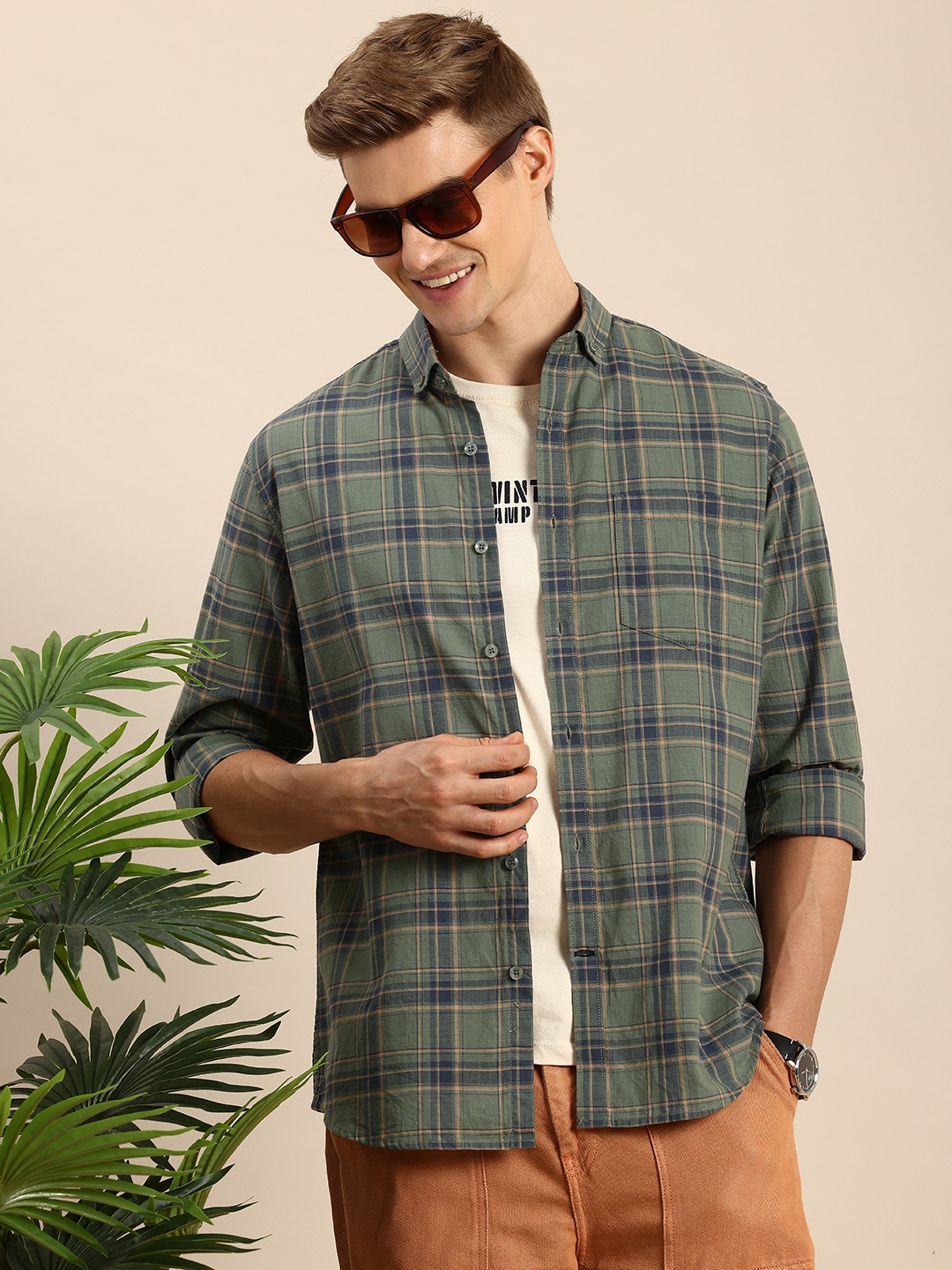 

Mast & Harbour Men Standard Checked Pure Cotton Casual Shirt, Green