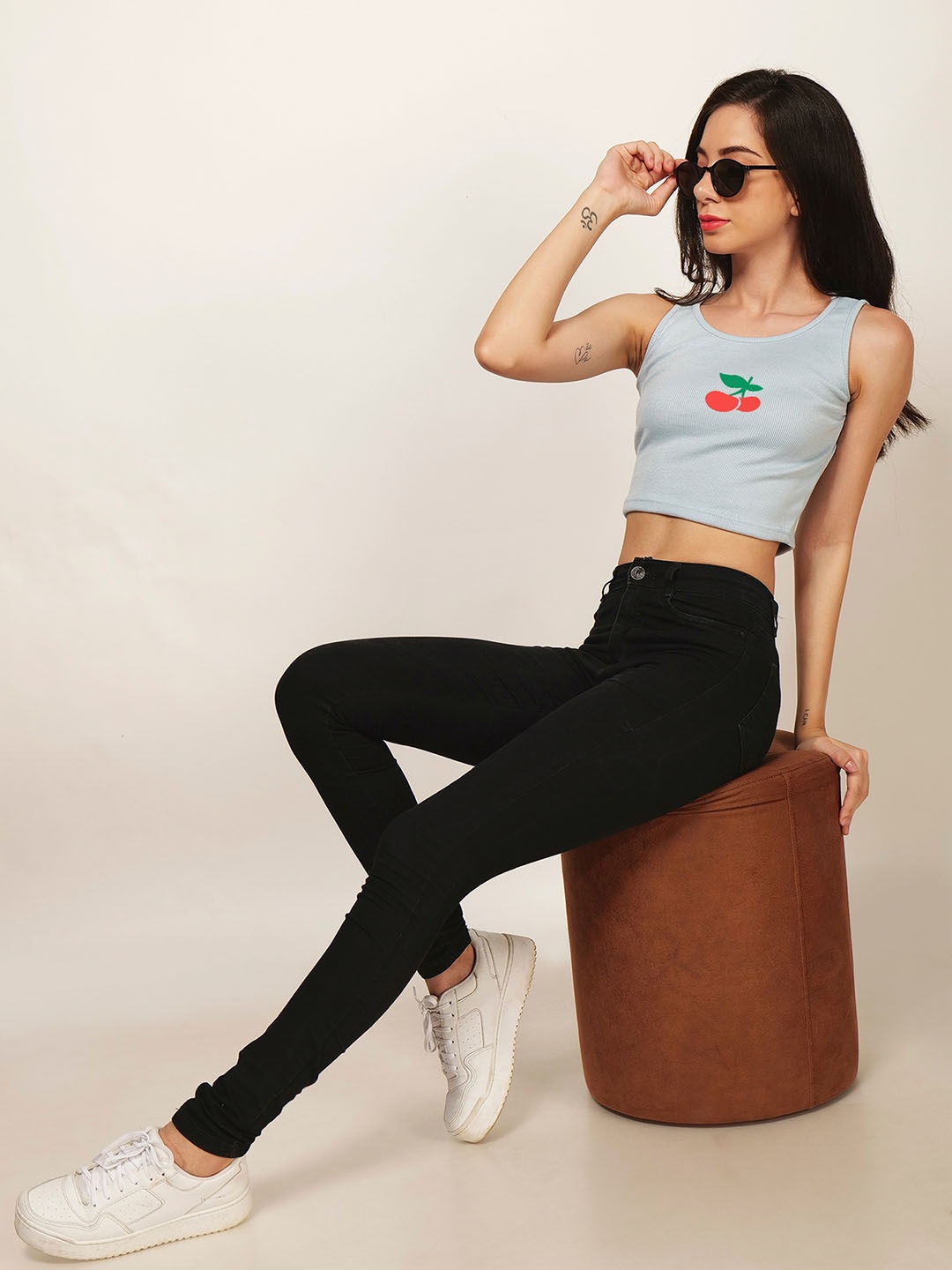 

Fashion And Youth Printed Round Neck Fitted Crop Top, Grey