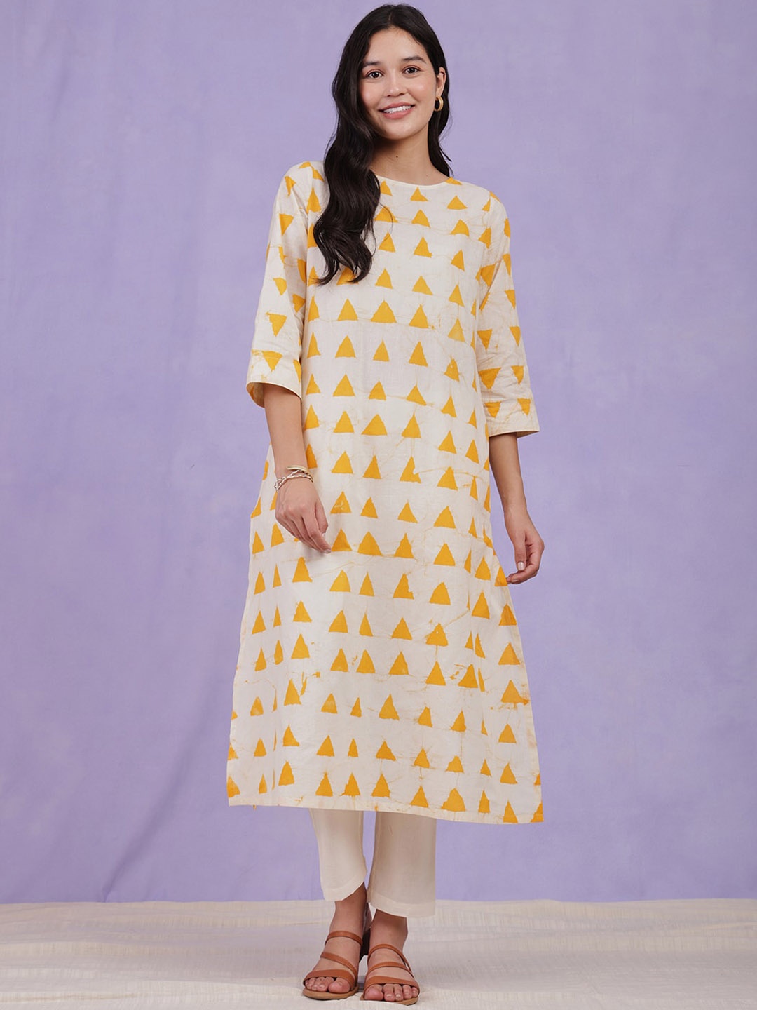 

Pink Fort Geometric Round Neck Flared Sleeves Sequinned Cotton A-Line Kurta, Yellow