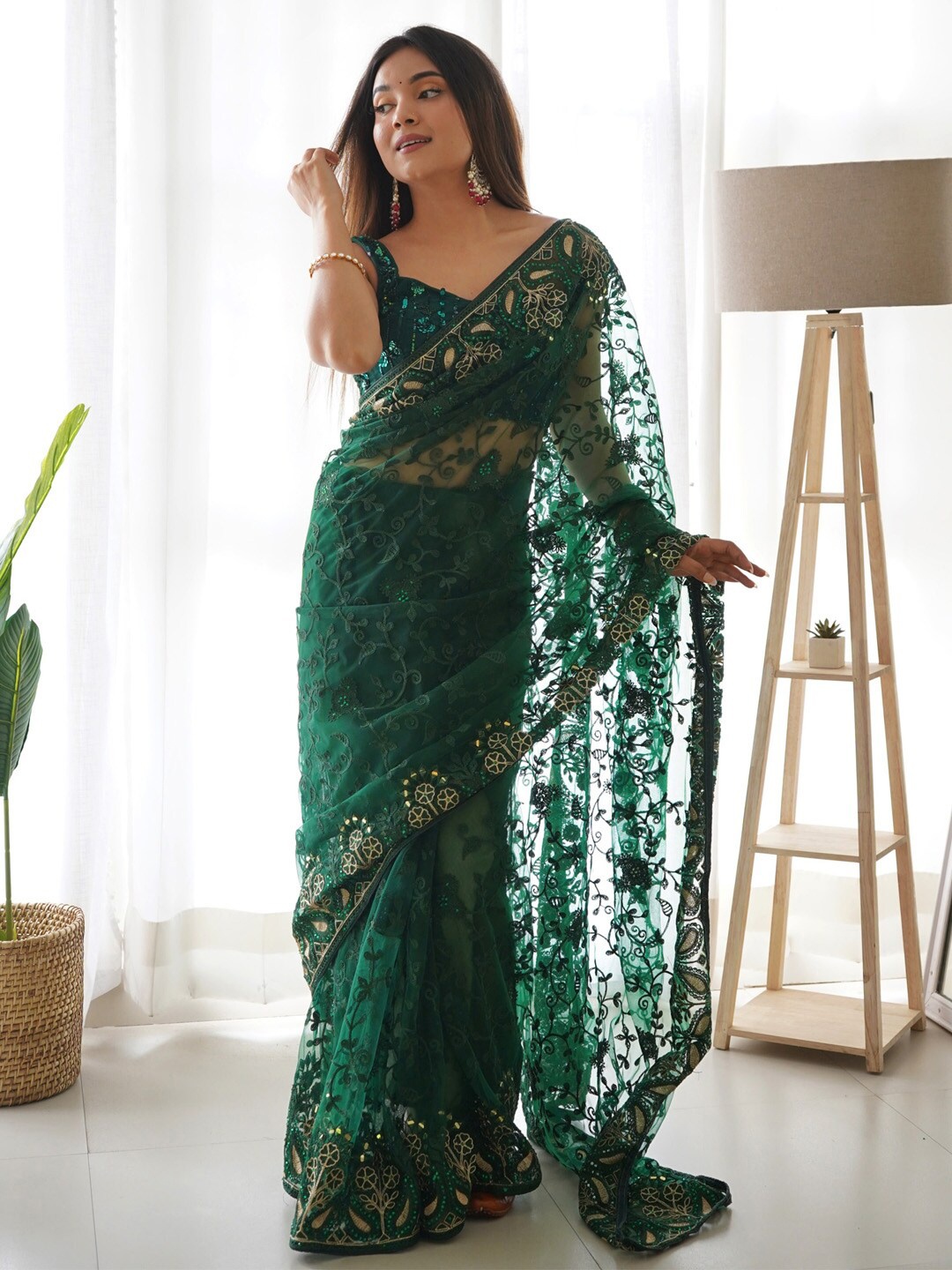 

Saree mall Embellished Sequinned Net Saree, Green