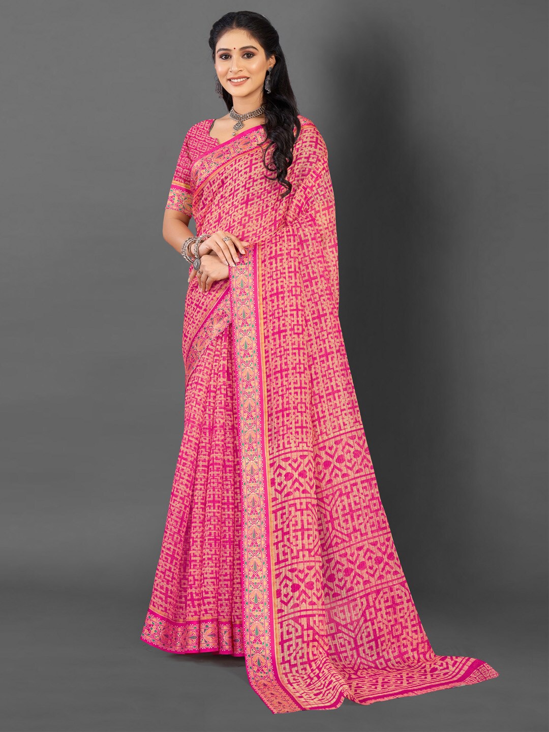 

Mitera Geometric Printed Sarees, Pink