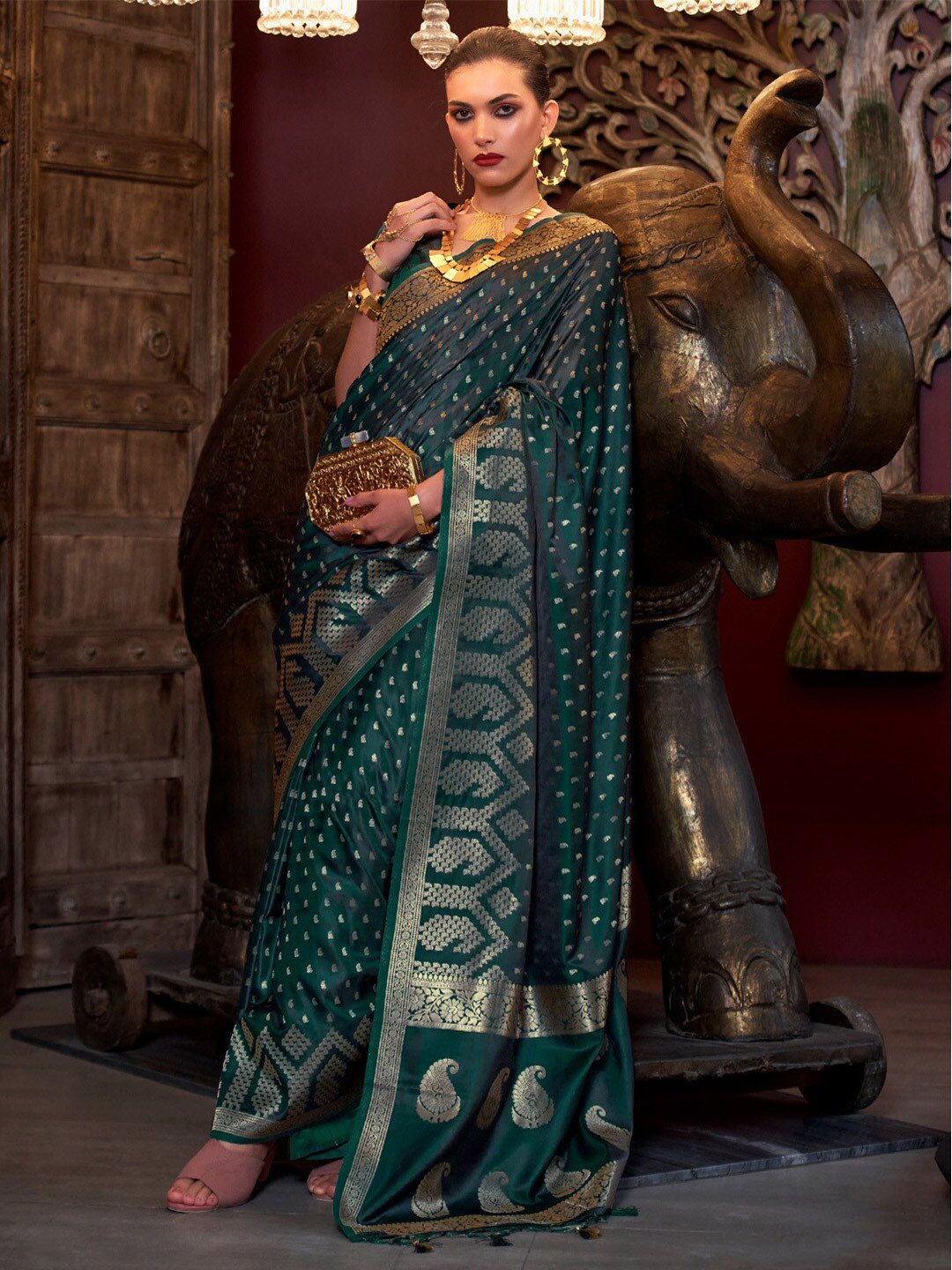 

Mitera Ethnic Motifs Woven Design Zari Saree, Green