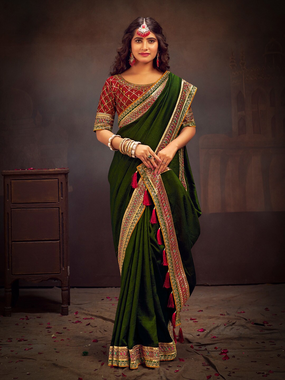 

Anouk Sequinned Party Saree, Olive