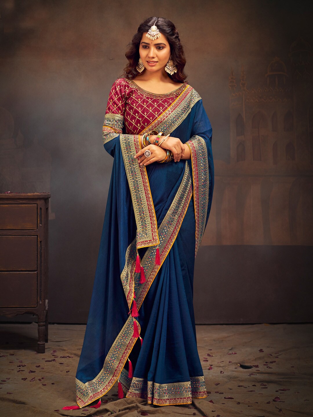 

Anouk Embroidered Party Saree, Teal