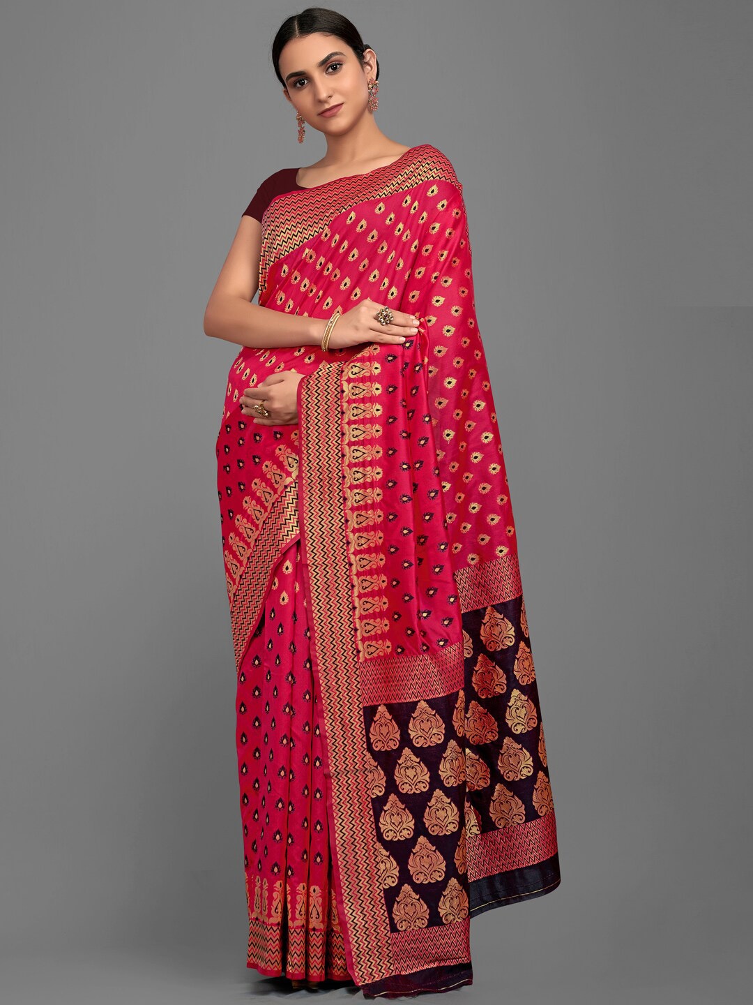 

Mitera Ethnic Motifs Printed Saree, Pink