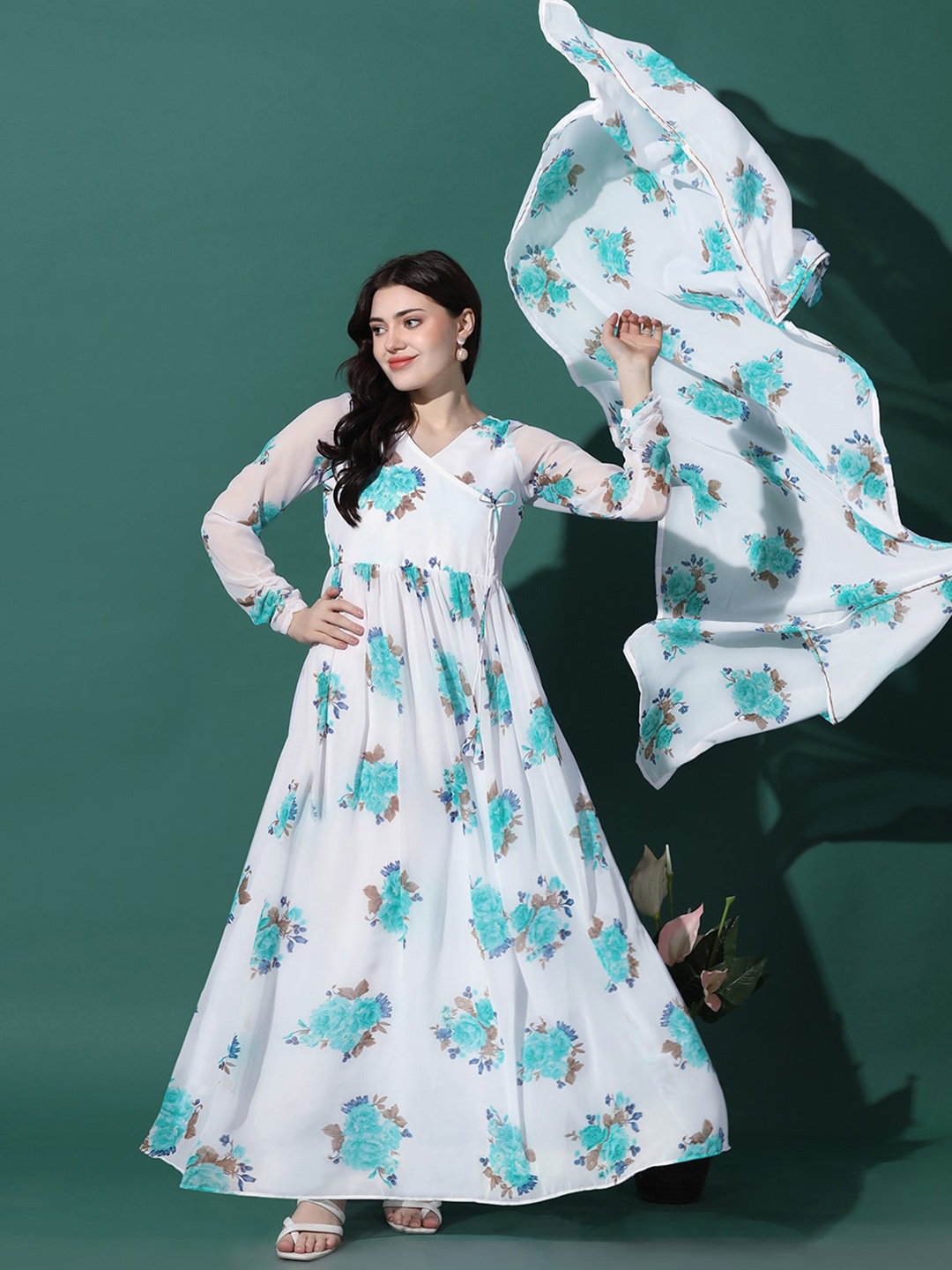 

FASHION DREAM Floral Printed Georgette Maxi Dress, White