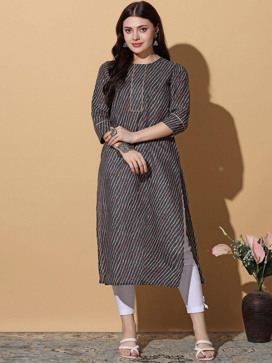 

FASHION DREAM Cotton Leheriya Printed Straigth Kurta, Green
