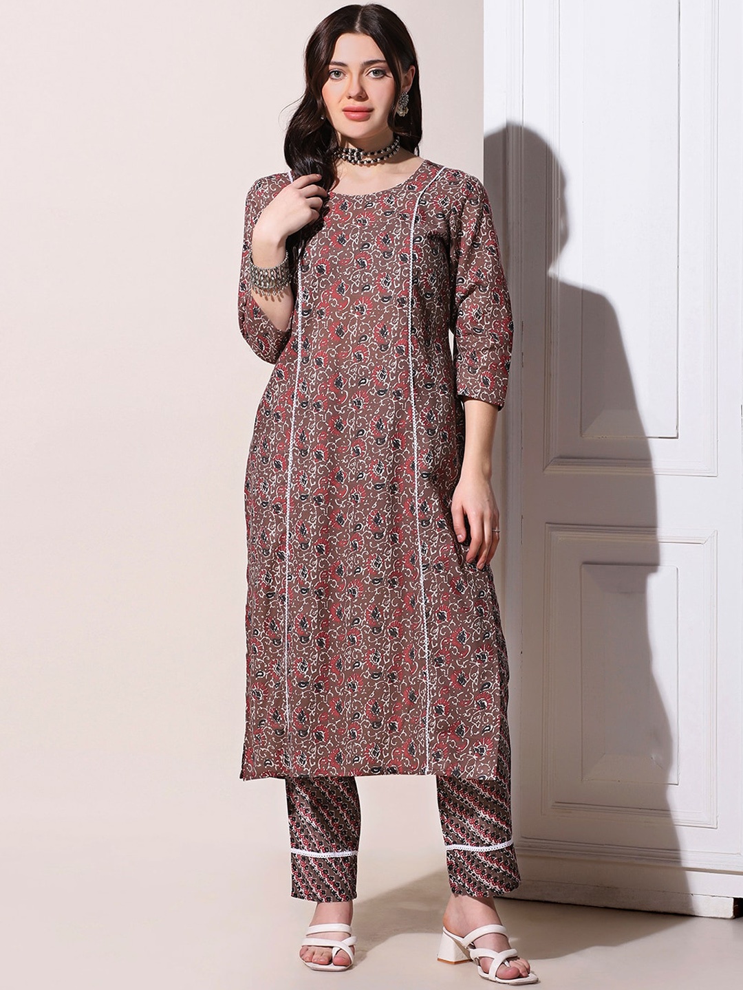 

FASHION DREAM Floral Printed Pure Cotton Regular Kurta with Trousers, Brown