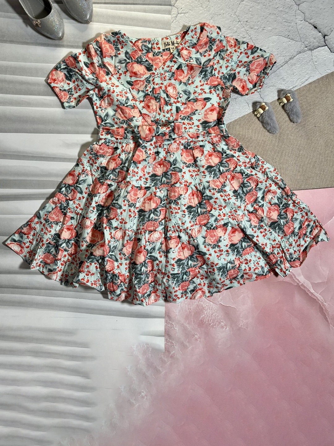 

Bella Moda Girls Floral Printed Puff Sleeves Gathered Detail Pure Cotton Fit & Flare Dress, White