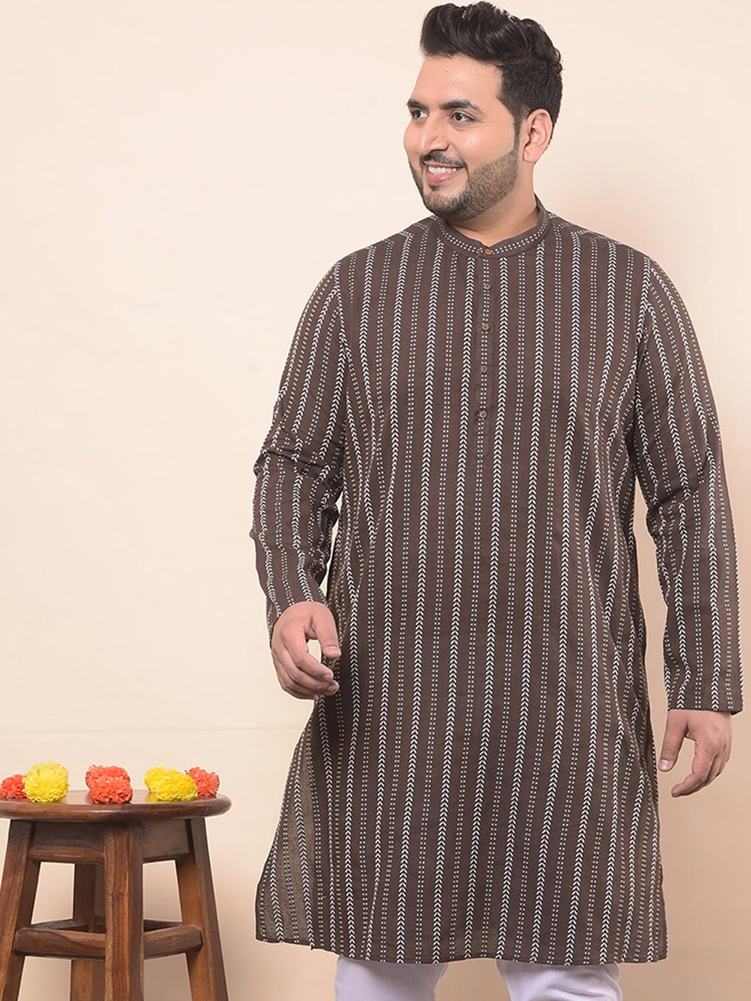 

Sztori Plus Size Geometric Printed Mandarin Collar Jacquard Straight Kurta, Brown